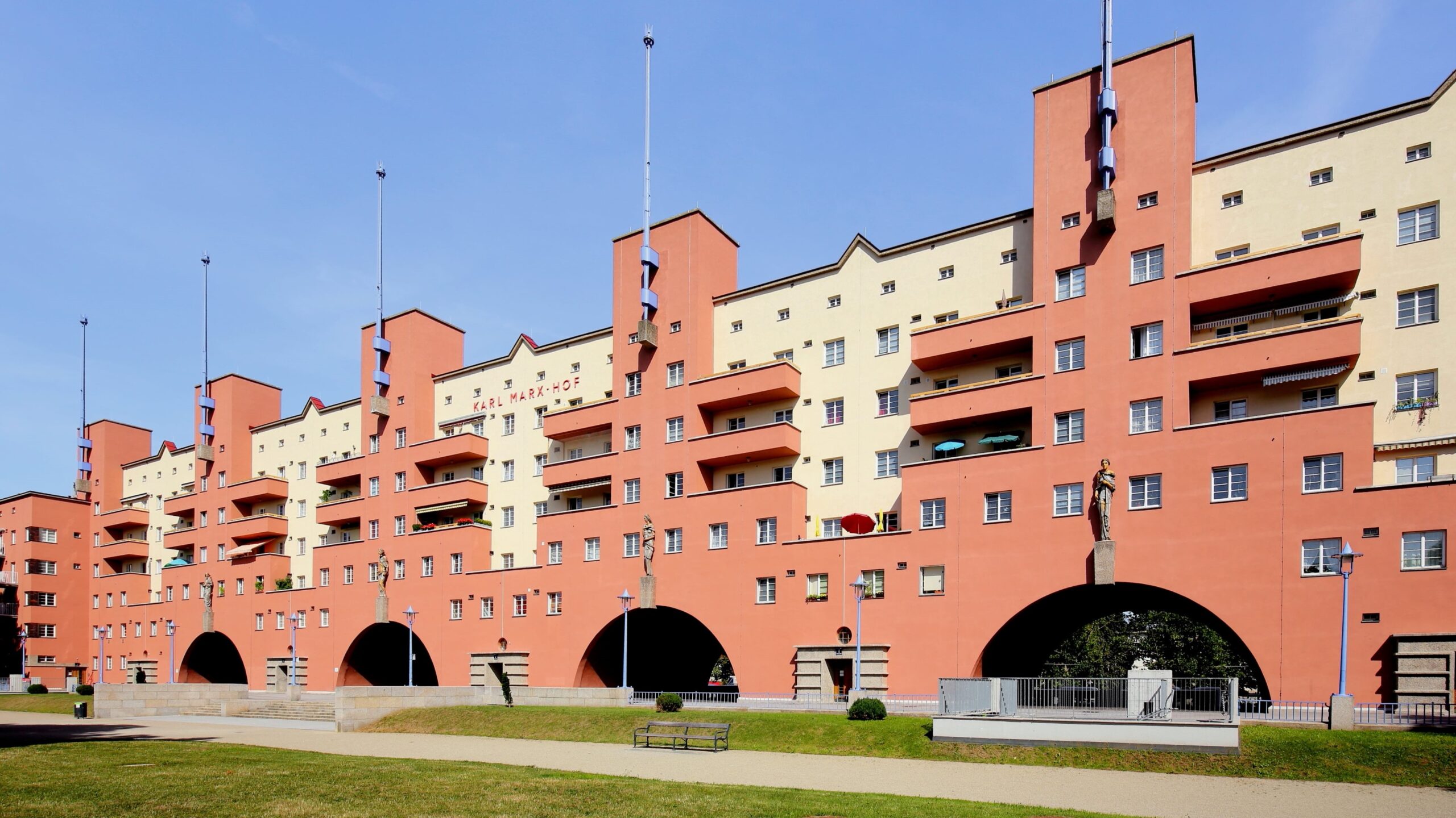 Karl-Marx-Hof in Vienna