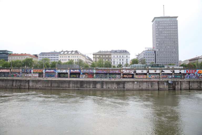 Danube canal graffitti walk © Stefan Wogrin