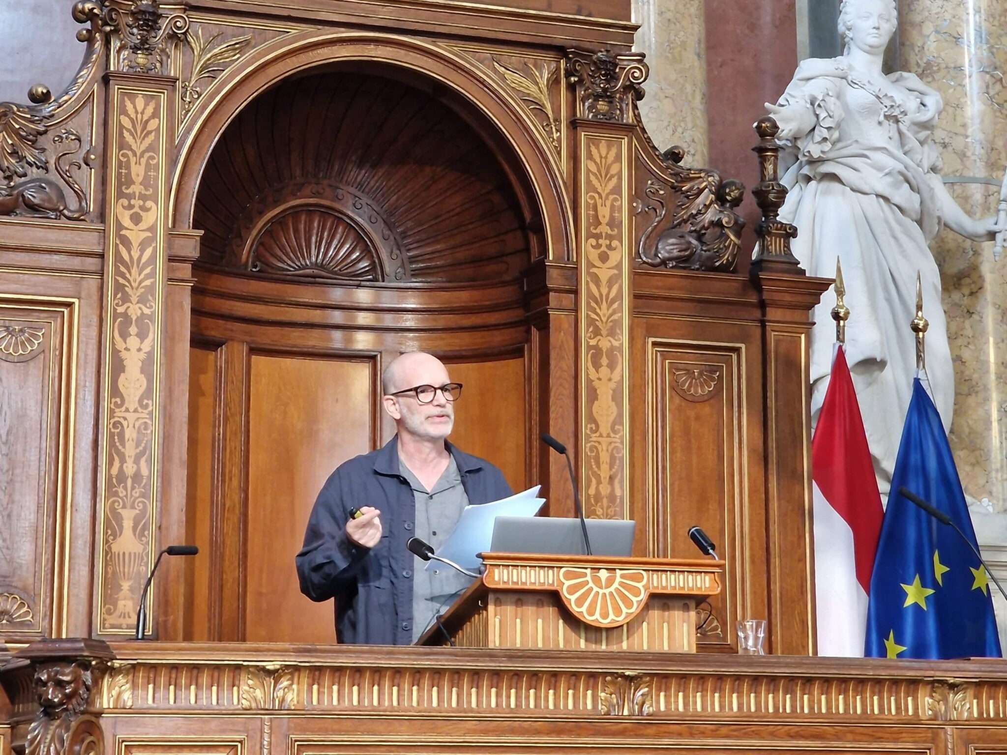 Javier Auyero (University of Texas at Austin) in his keynote on the importance of ethnographic fieldwork